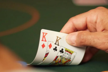Pair of Kings Card on a Poker Table