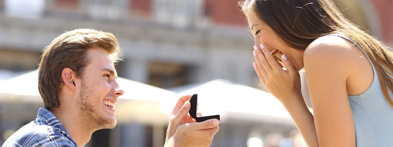 Man proposing to his girlfriend